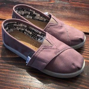 NWOT gray Toms.  Never worn